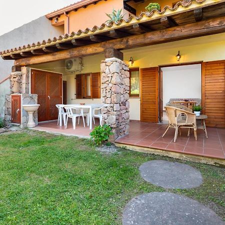 Holiday House Li Piri San Teodoro  Kültér fotó