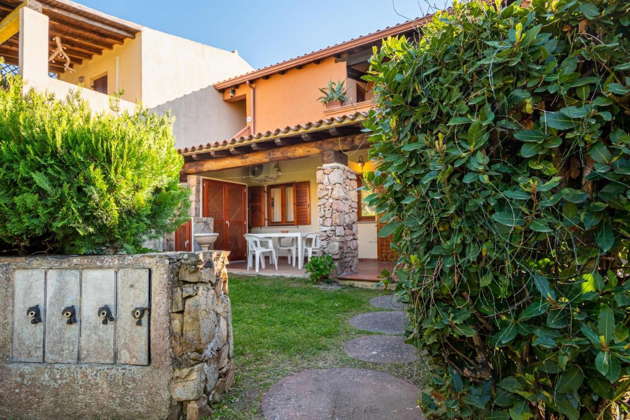 Holiday House Li Piri San Teodoro  Kültér fotó